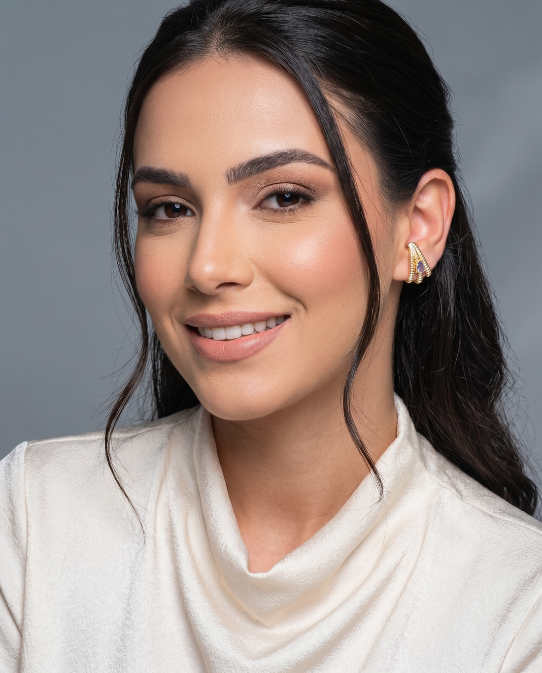 Brinco Ear Hook Ametista de Encaixe
