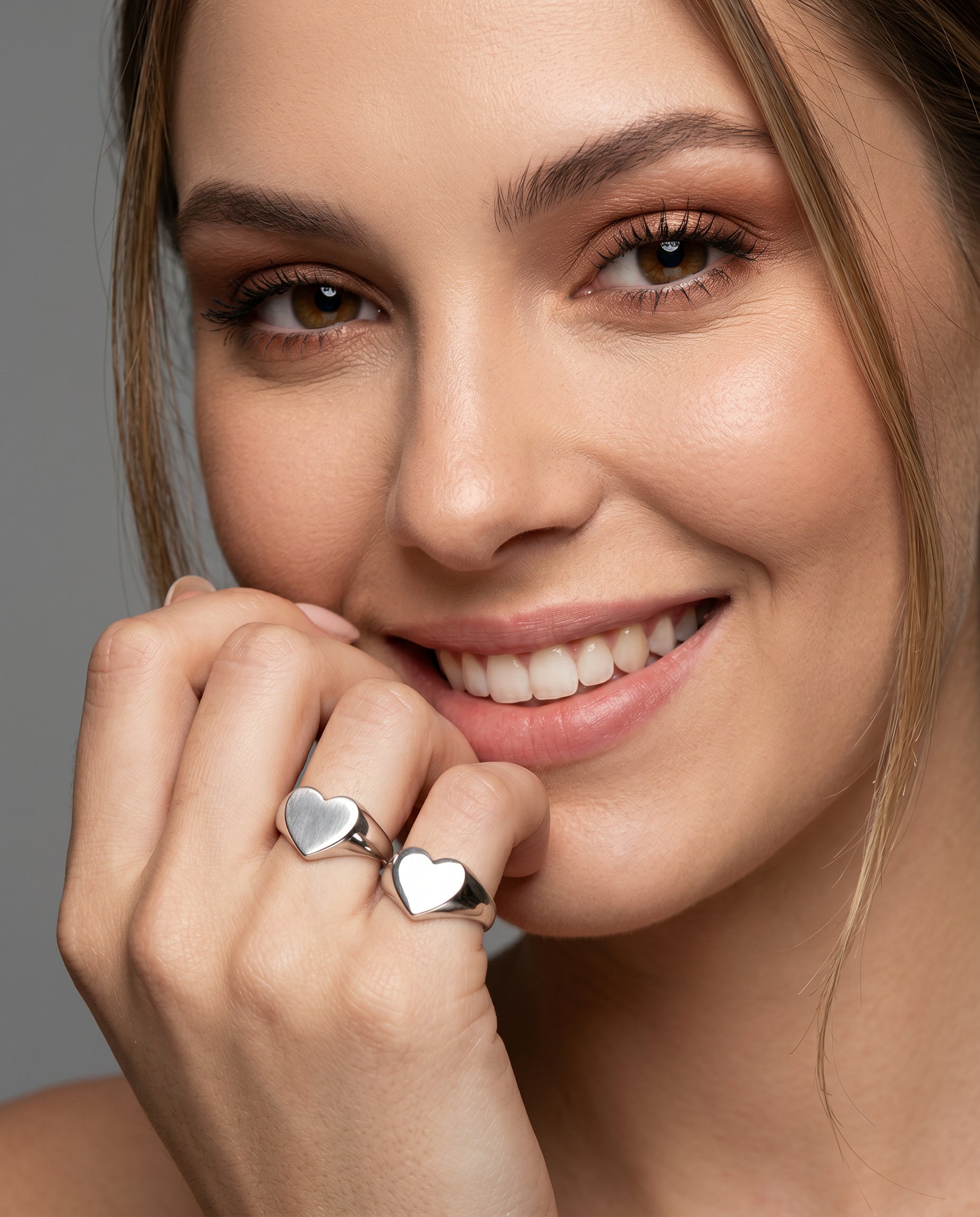 Anel Dedinho Amour Ródio Branco